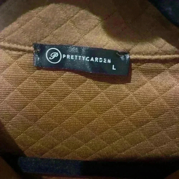 Woman's shacket - Picture 2 of 6